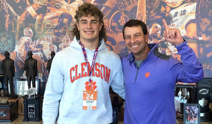 5-star Sammy Brown, pictured with Clemson head football coach Dabo Swinney. (Twitter/SammyBrown_)